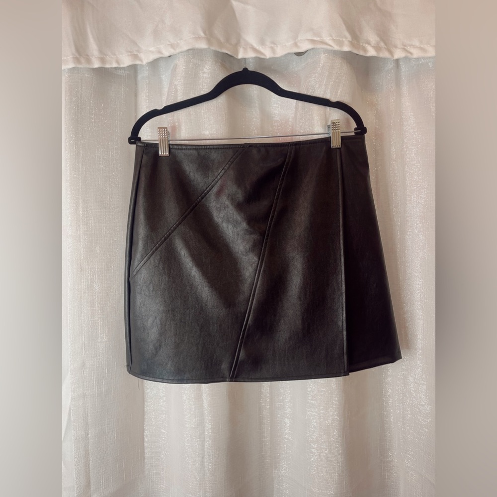 LEATHER BLACK SKIRT! 🖤🖤